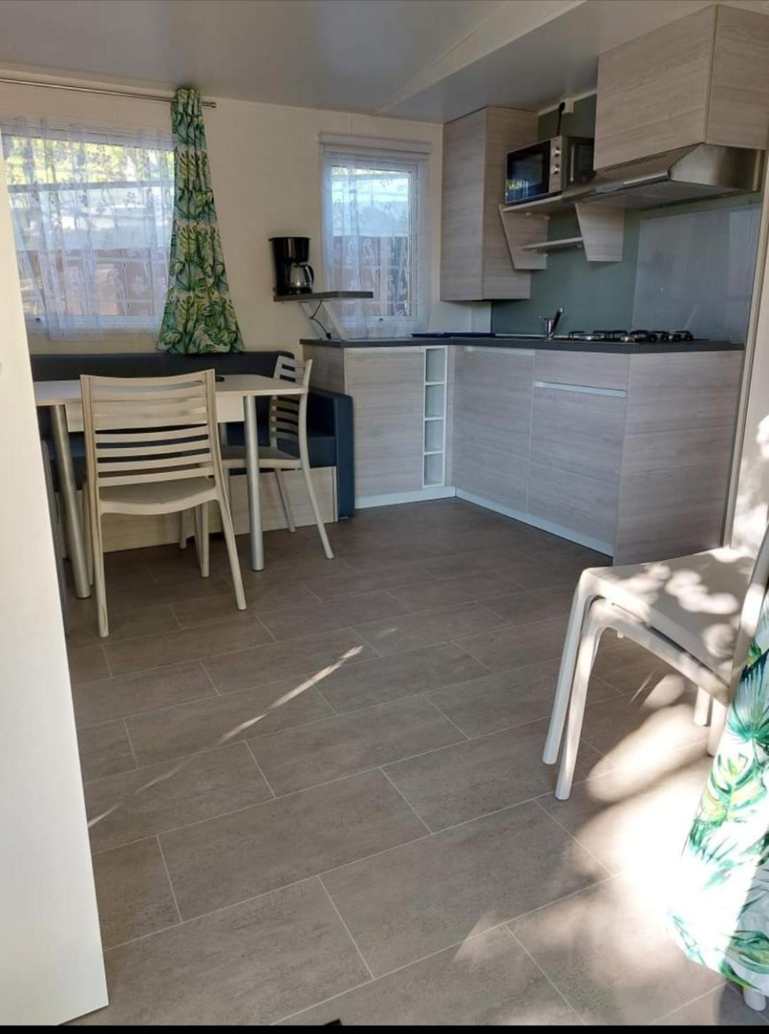 Mobil Home L'Eau Vive Les Arcs-sur-Argens エクステリア 写真